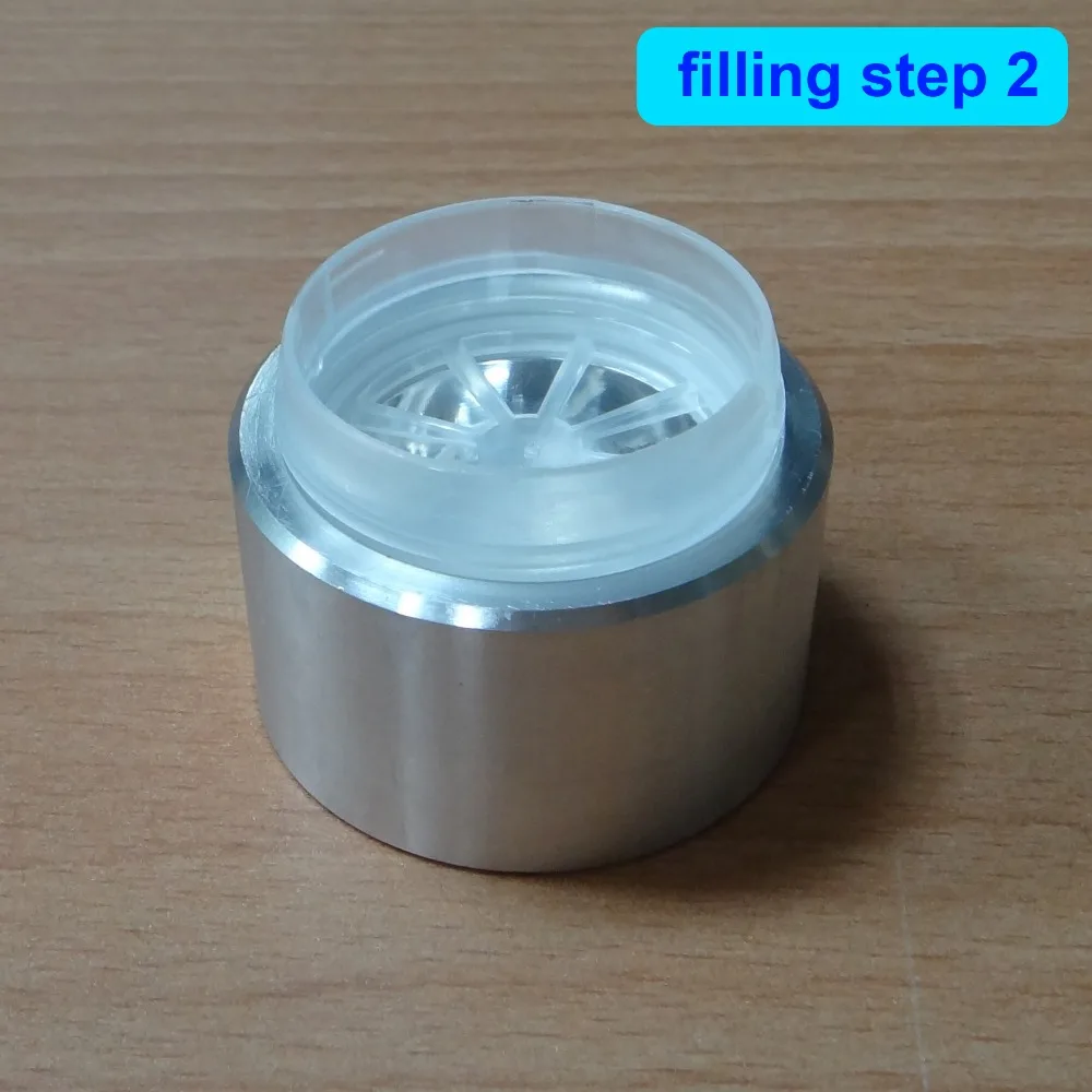 2017 Новый косметический макияж Уход за губами наполнитель формы в форме шарика