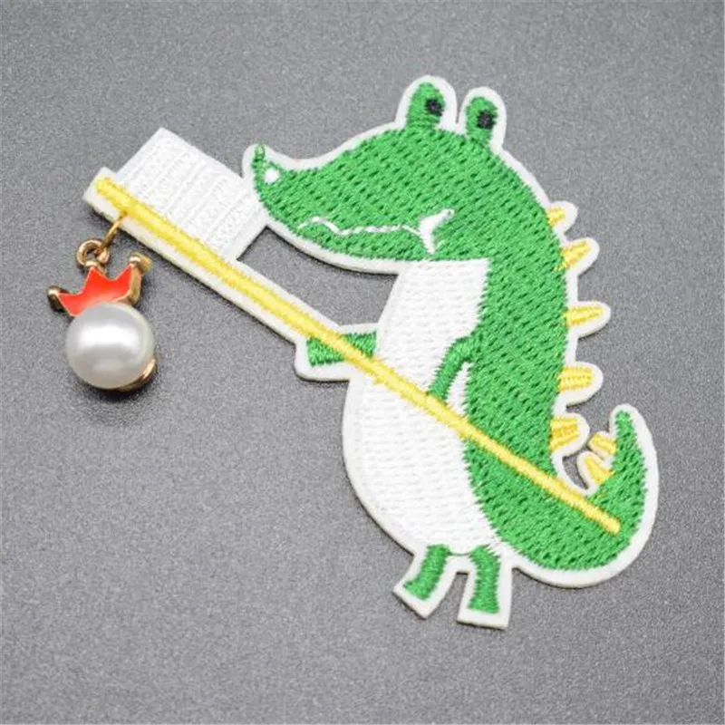 Вышитые железные нашивки для одежды с логотипом короны из крокодилового жемчуга