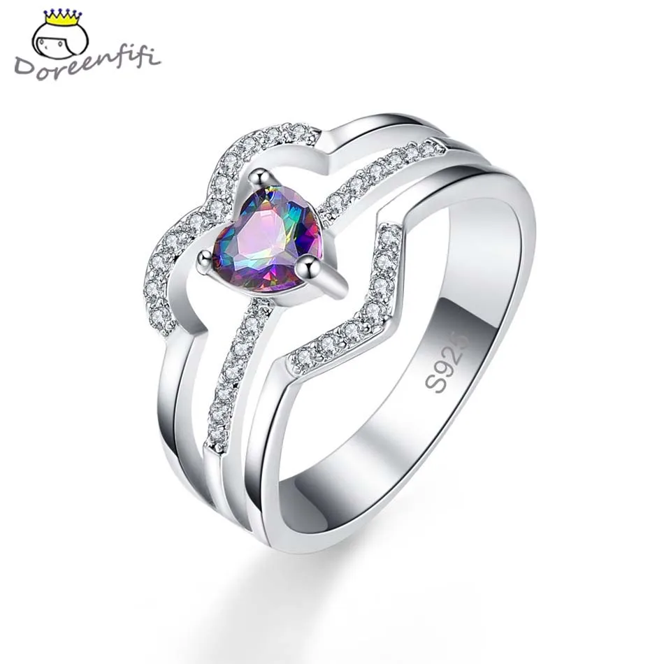 Женское кольцо из серебра 925 пробы с разноцветным фиолетовым и белым