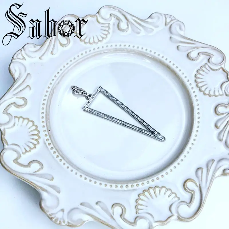 Подвеска треугольная с белым фианитом модные ювелирные изделия стильное