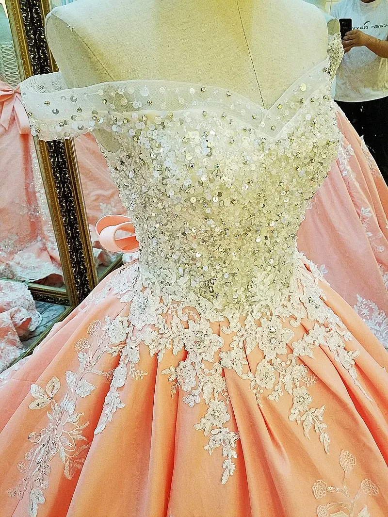 Новинка 2017 года Свадебные платья с кружевной аппликацией из бисера в арабском