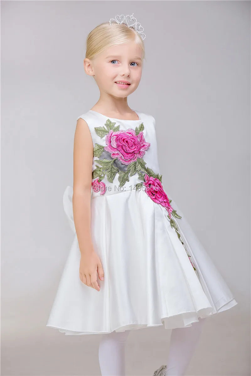 2016 Новый Кружева Цветок Девочки Платья Высокая Шея V-обратно Партия