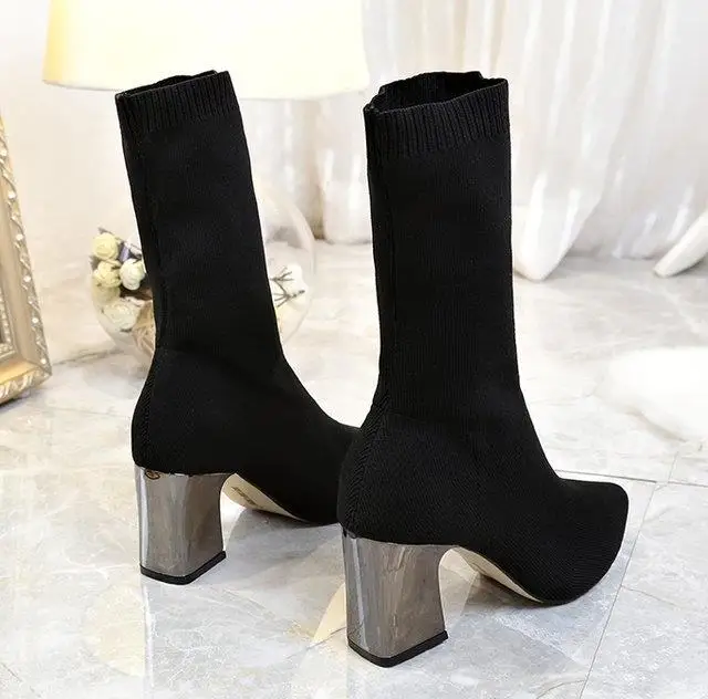 Женские ботинки Martin на толстом высоком каблуке черные с острым носком шерстяные