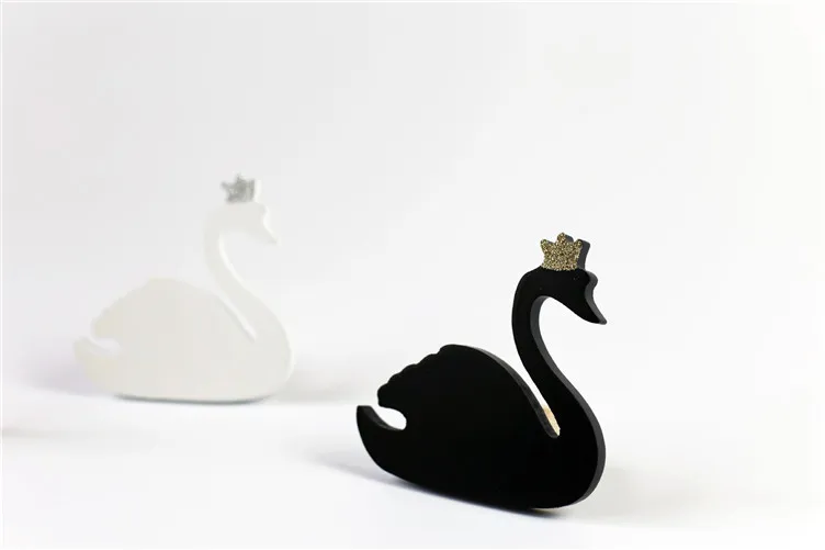 1pcs black swan hook Милый лебедь деревянный настенный крючок для одежды для принцессы Девушка украшение стены комнаты детская комната экологичный крючок-вешалка - Цвет: 1pcs black swan hook