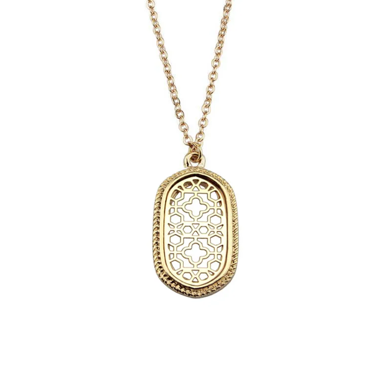 

2018 New Gold Chain Oval Pendant Women Chokers Statement Necklace Black Cutout Quadrifoglio Necklace for Women Jewelry Wholesale