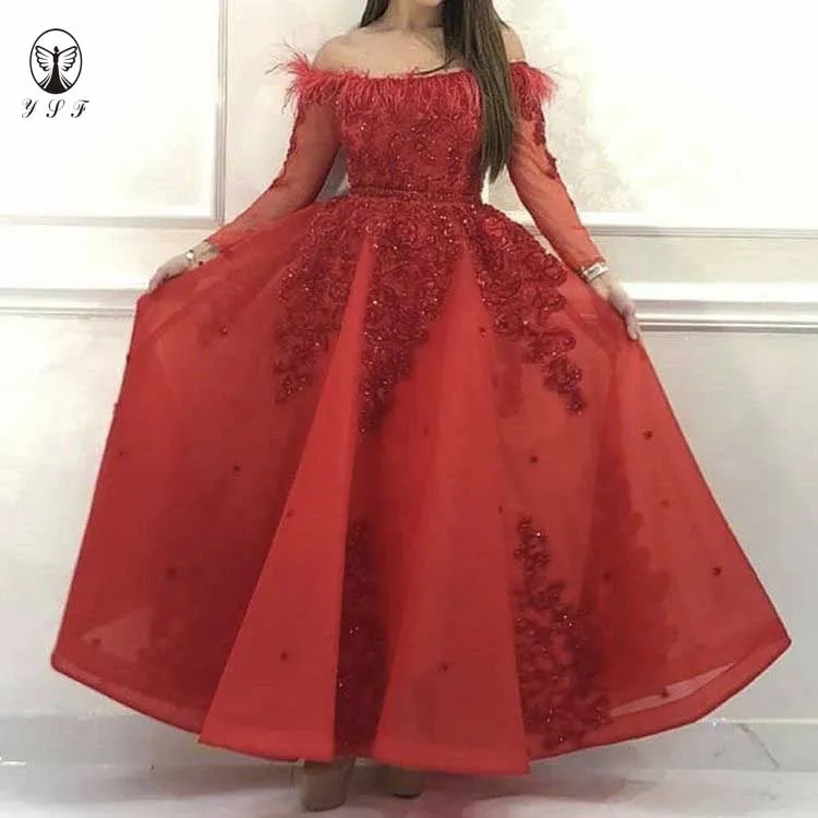 Simple but Elegant Boat Neck Appliqued Beaded Pearls Stones Long Sleeve Floor Length Red Feather Prom Dresses 2019 | Свадьбы и