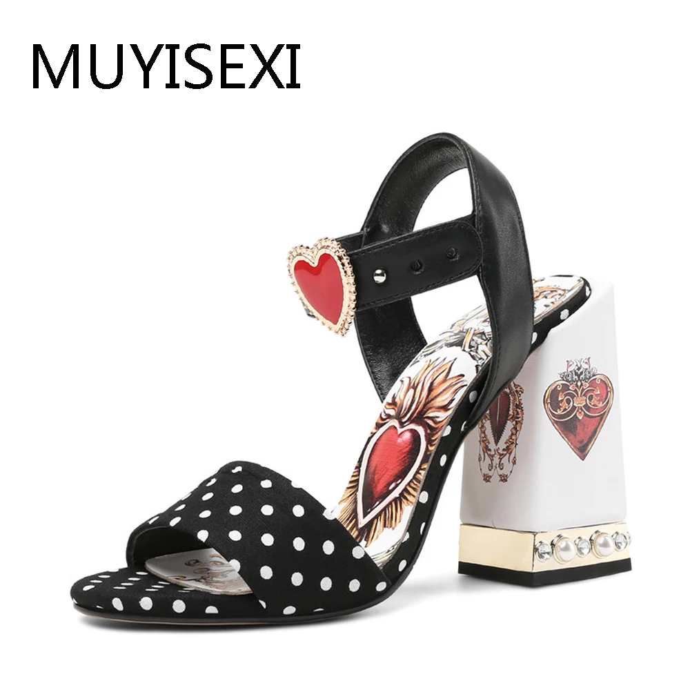 Женские босоножки в горошек с жемчугом и сердцем Милая женская летняя обувь