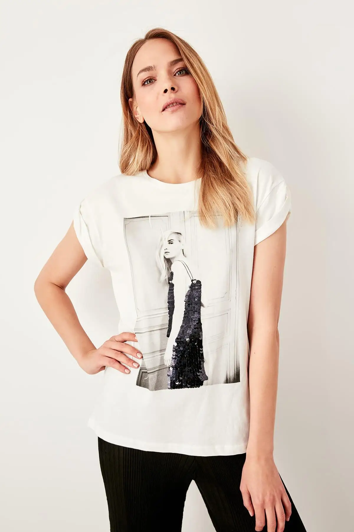 Trendyol White Sequins Embroidered Basic Knitted T-Shirts TWOSS19LR0288 | Женская одежда