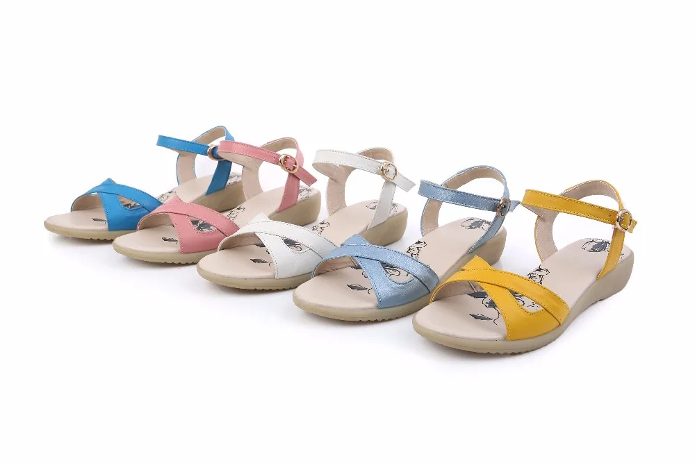 Женские босоножки из натуральной кожи GKTINOO однотонные сандалии на плоской