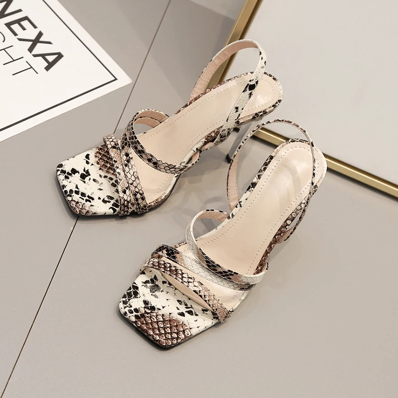 2019 г. новые летние туфли на высоком квадратном каблуке с тонким ремешком открытым