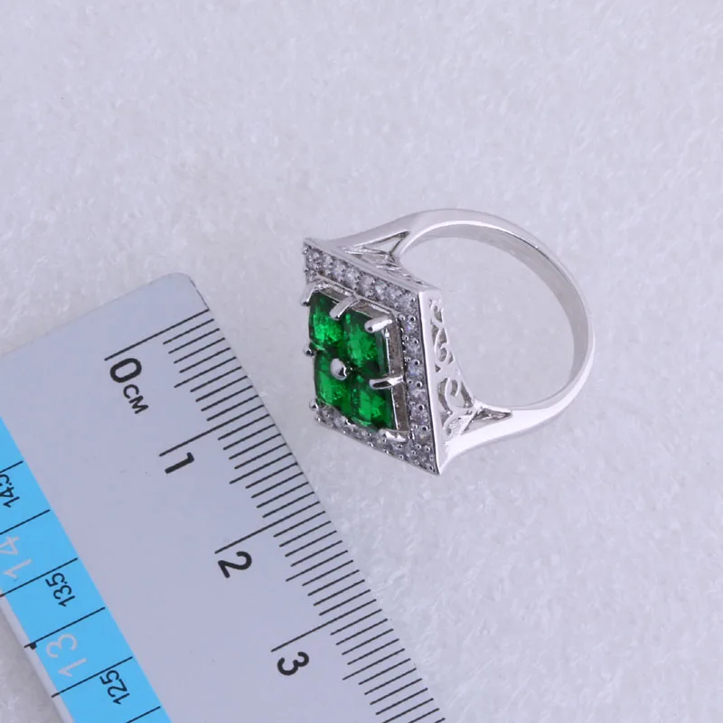 Женский ювелирный комплект из искусственного циркония серебряного цвета