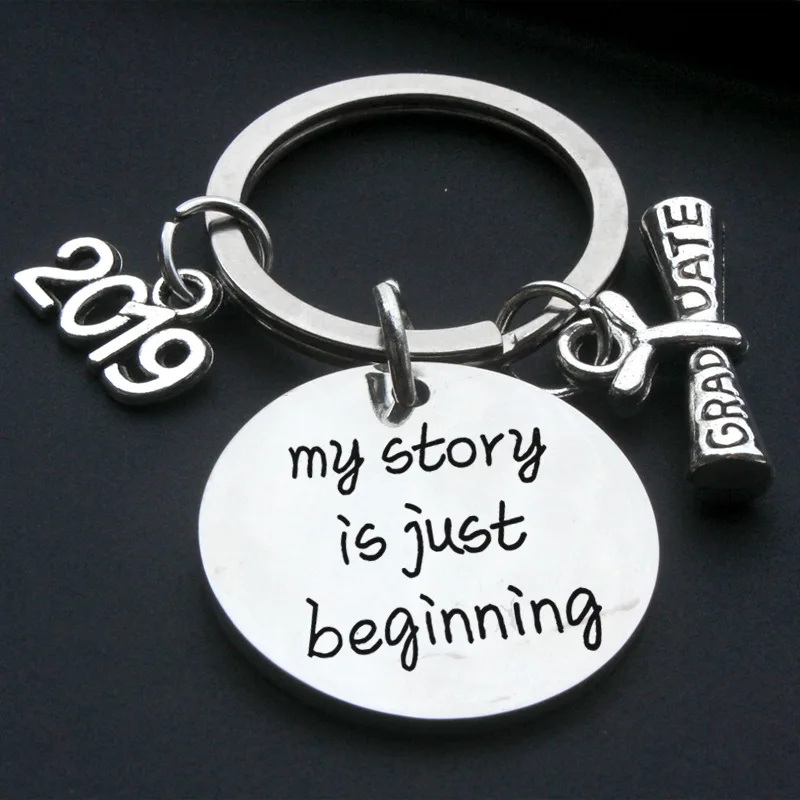 Брелок на заказ гравировка 2019 моя история только начинается брелок из
