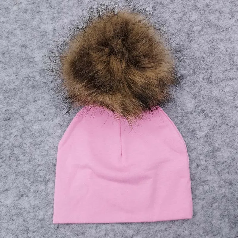 pink New Spring Newborn Baby Boys Girls Cotton Beanies Hats With Big Faux Fur Pompom Solid Cute Girls Hats Cap Hair Accessories - Цвет: pink