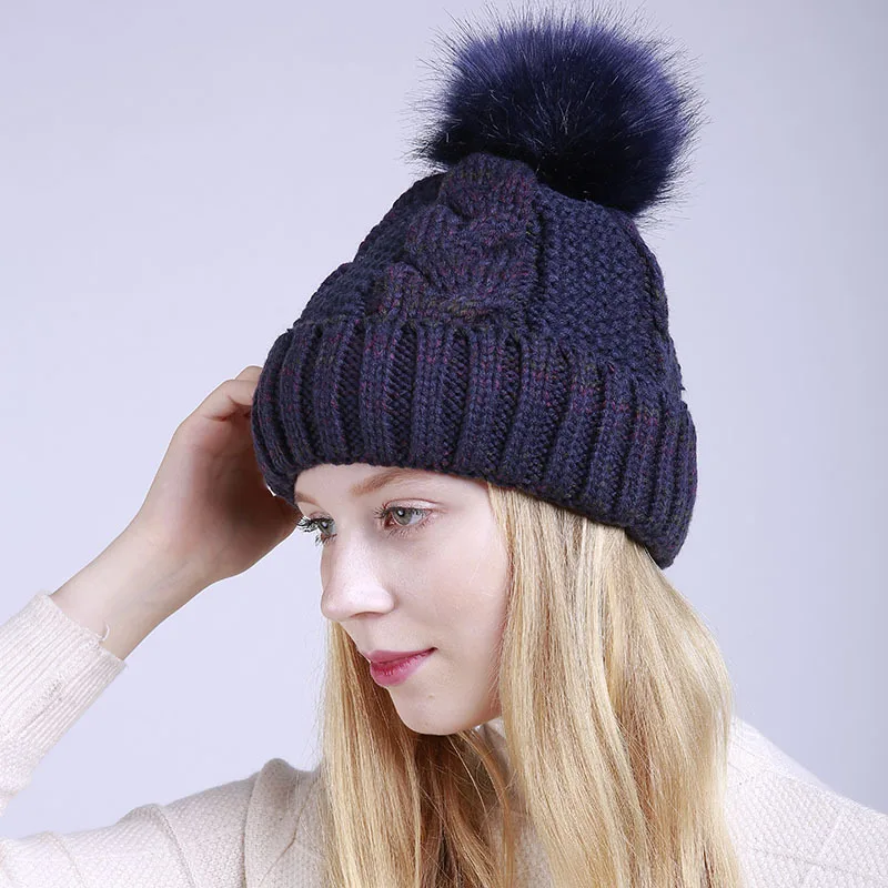 Шапки-бини шапки женские зимние теплые подарок облегающая шапка из кашемира для