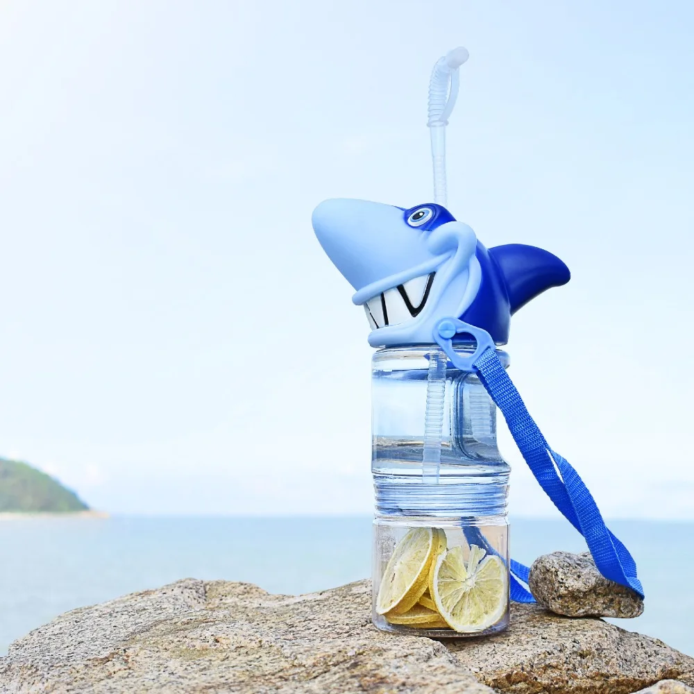 

Creative 700ML Large Capacity Shark Portable Plastic Funny Drink Juice Water Bottle Cartoon Child With Rope Double Layer Kettle
