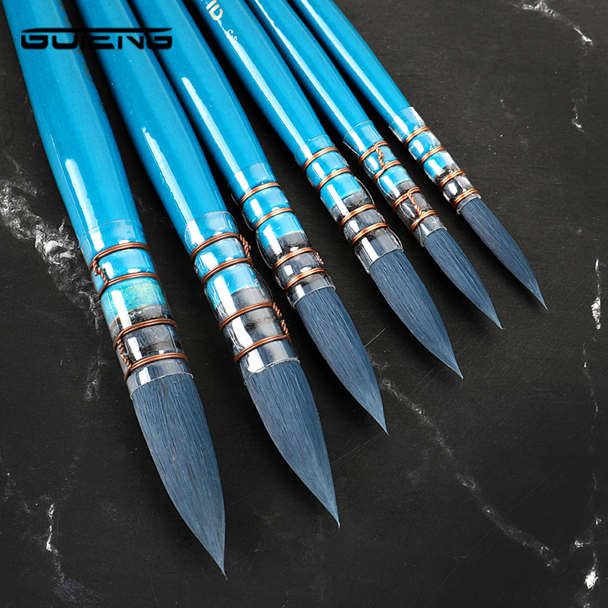 Синяя деревянная кисть для рисования художника акварели во французском стиле