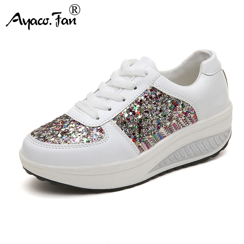 Кроссовки женские со стразами на танкетке | Обувь