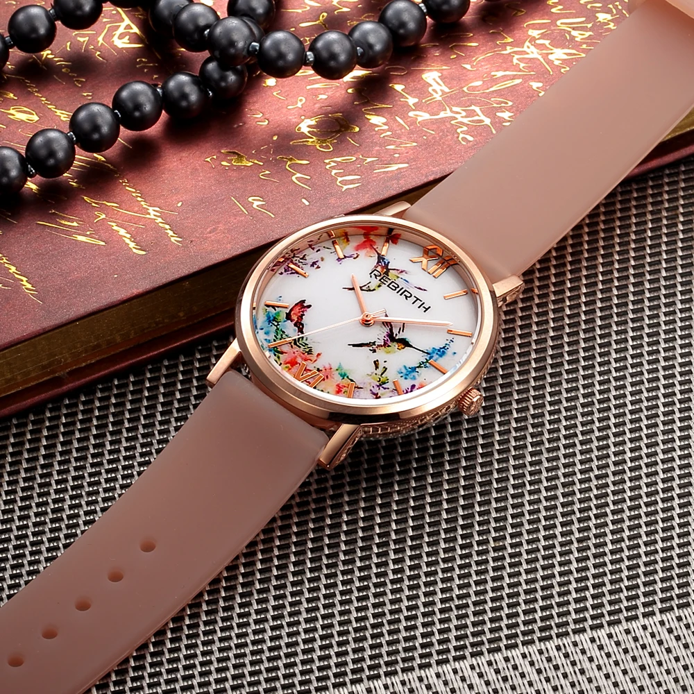 Часы женские кварцевые с силиконовым ремешком брендовые люксовые известные