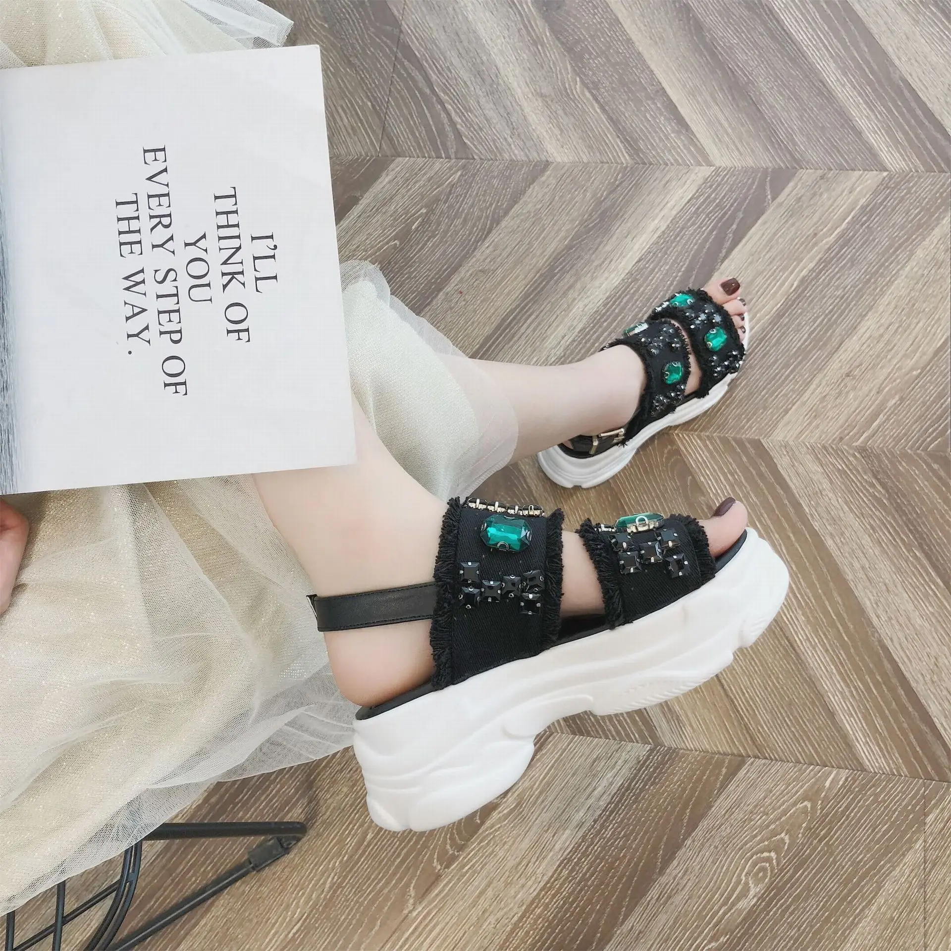 Римские летние сандалии на платформе 2018 женские с открытым носком и ремешком