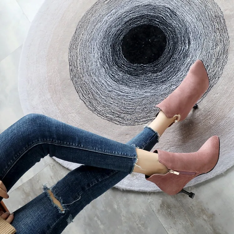 Женские ботинки с металлической отделкой ботильоны на молнии сбоку квадратным