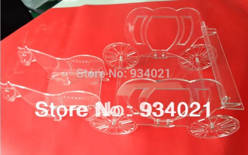 

Clear Acrylic Cake Horse Carriage Stand