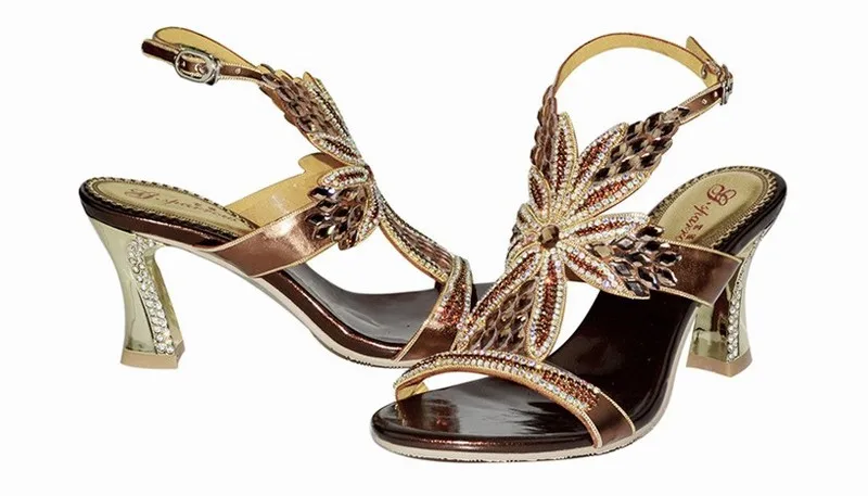 Новинка 2016 года модные босоножки на высоком толстом каблуке с кристаллами