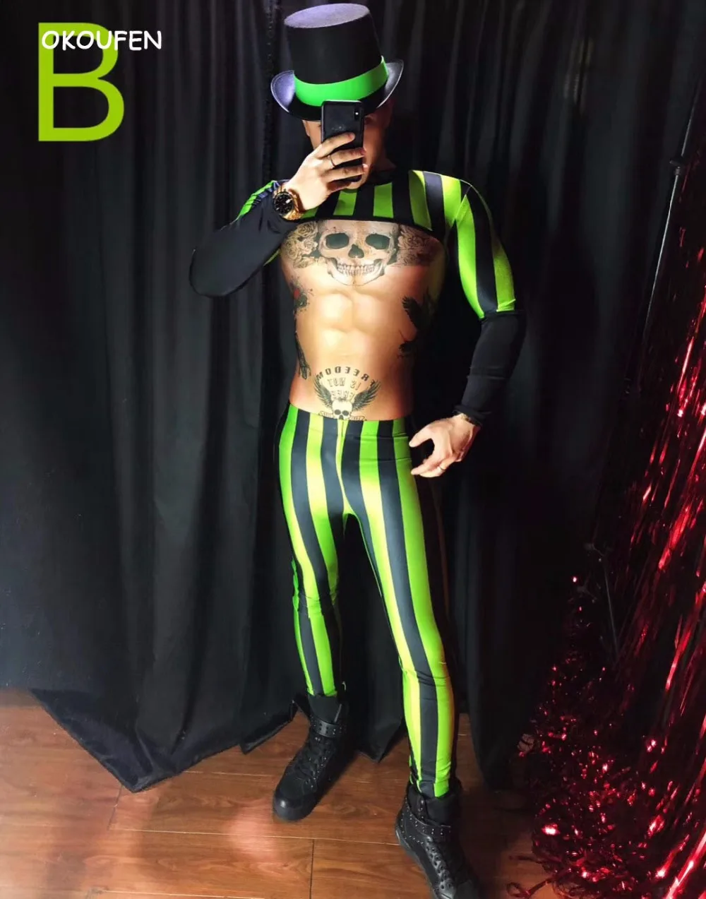 Новинка: костюм сексуального кроя с зелеными светящимися полосами для выступлений в барах, ночных клубах, для мужских певцов и диджеев на сцене.