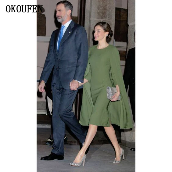 

Mother Of The Bride Dresses with Cape 2021 Knee Short Olive Wedding Party Celebrity Formal Gown Simple vestido de madrinha