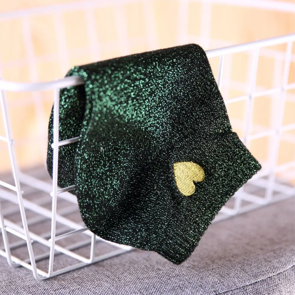 dark green Модные женские блестящие носки с вышивкой в виде сердца и сердца; Цвет серебристый, золотой; шелковые цветные блестящие носки до щиколотки; блестящие носки; Calcetines Mujer - Цвет: dark green