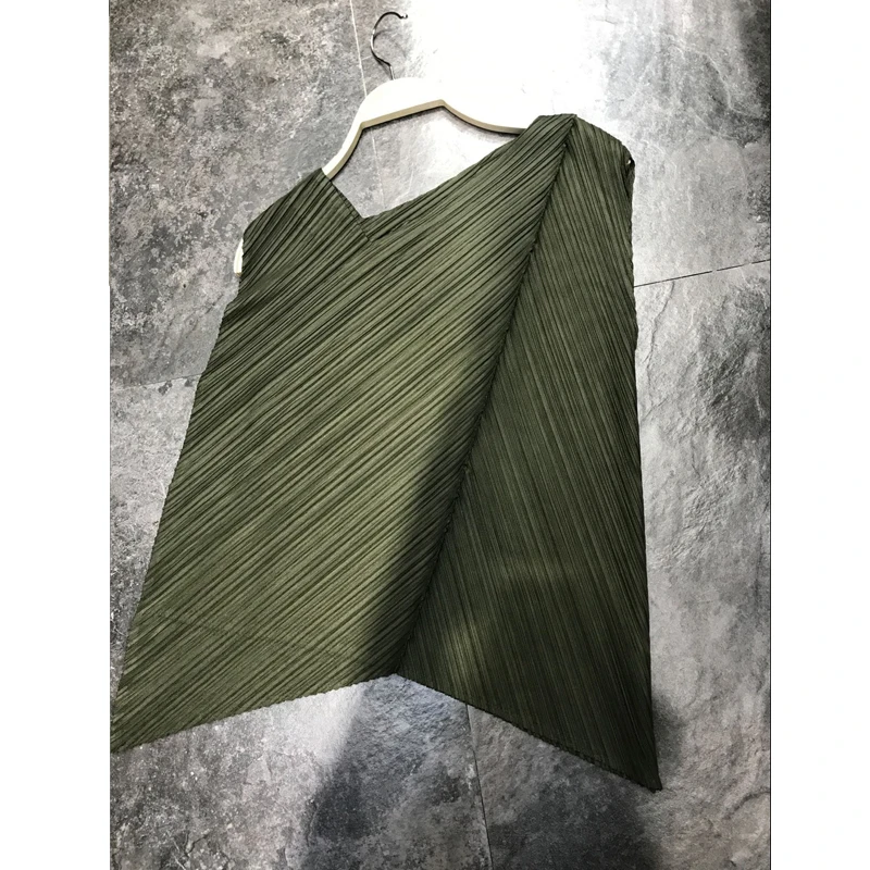 ArmyGreen Changpleat летние женские футболки топы Miyak плиссированные модные необычные футболки с v-образным вырезом без рукавов тонкая женская футболка Tide - Цвет: ArmyGreen