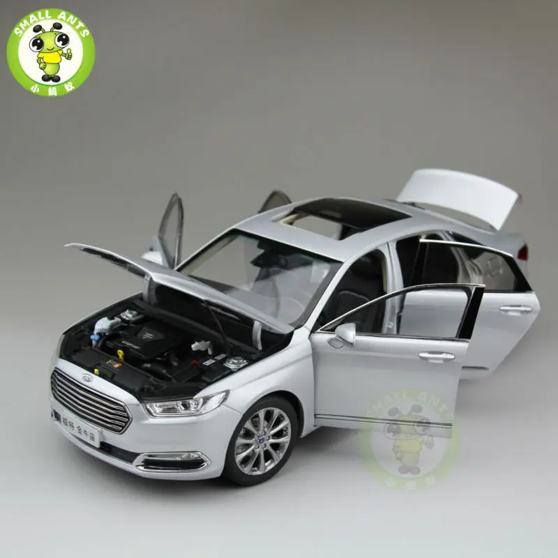 Модель литая автомобиля Ford Taurus 1:18 для коллекции подарков хобби серебро | Игрушки