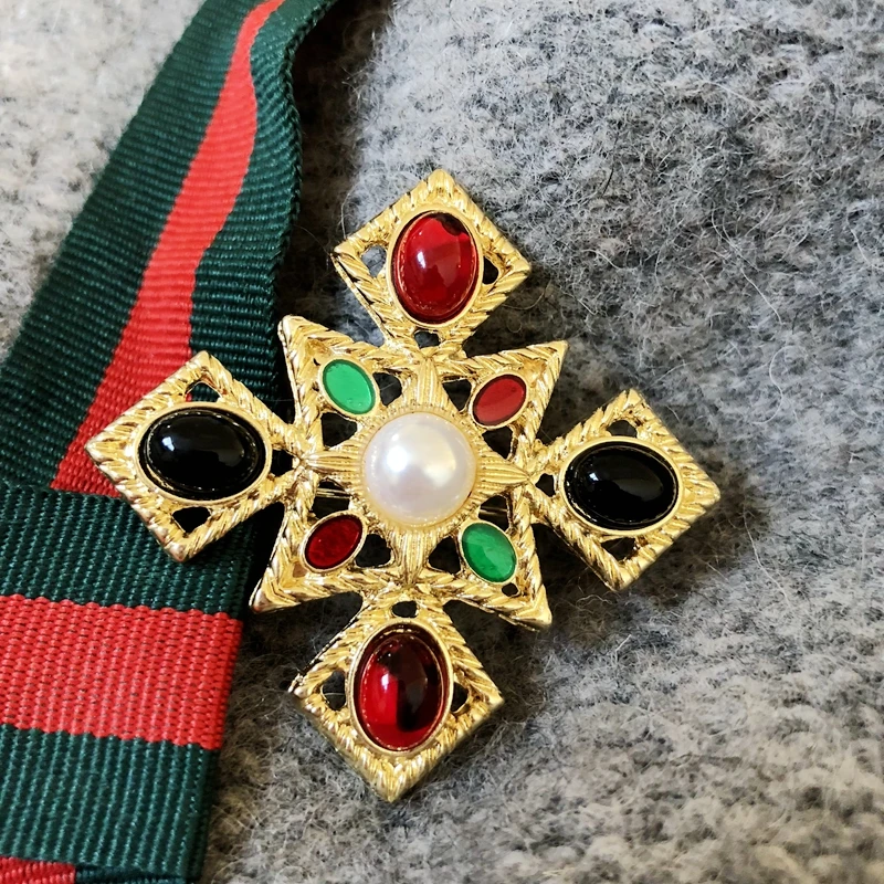 

Fashion Oriental Opal Stone Brooches Cross Pins Red Pink Vintage Accessories