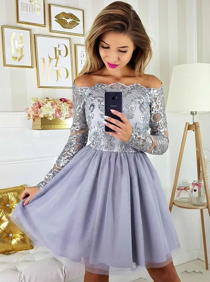 Винтажное короткое платье с длинными рукавами сиреневого и лавандового цвета