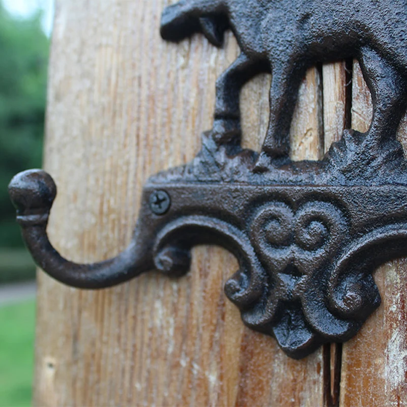 Vintage Reindeer Walking On Lawn Cast Iron Wall Hook With Two Hangers European Home Garden Decor Xmas Metal Hooks | Дом и сад