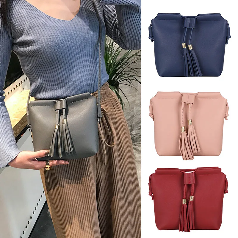 Женская сумка-мессенджер из искусственной кожи с кисточками на плечо для