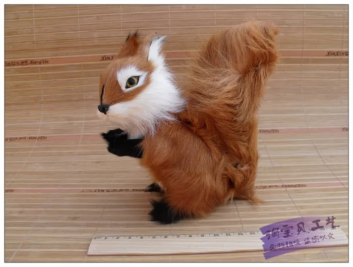 Симпатичная модель Белочка из полиэтилена и меха большие глаза подарок около 17x8