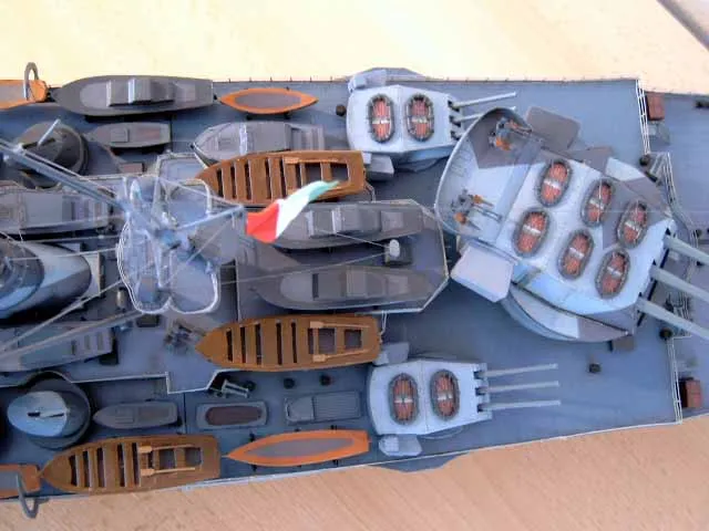 Высококачественный набор 3D бумажных моделей итальянского военного линзера |