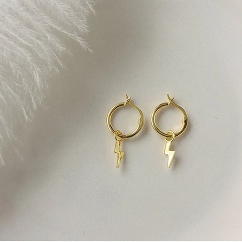 Серьги-кольца INZATT из серебра 925 пробы с геометрическим узором золотого цвета |