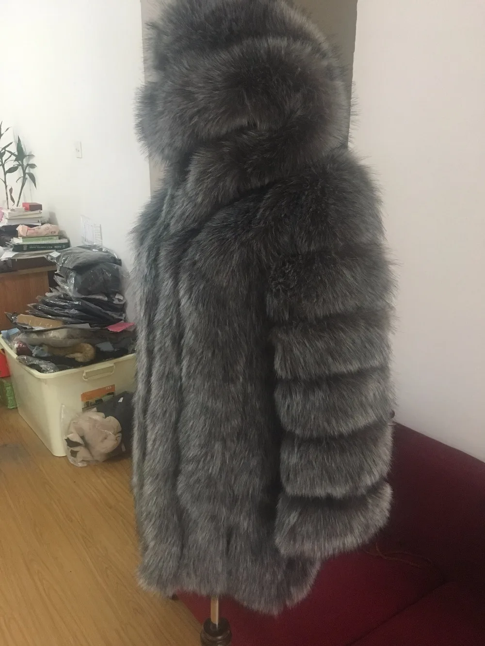 2018 Winter New fashion brand Fake fox fur hooded soft fur jacket women's warm thicker warm Faux fur coat wj1230wj images - 6