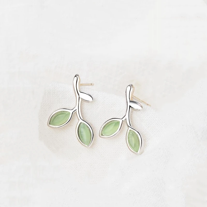 

Sole Memory Tender Bud Fresh Opal Sweet Leaf Silver Color Temperament Personality Fashion Female Stud Earrings SEA420