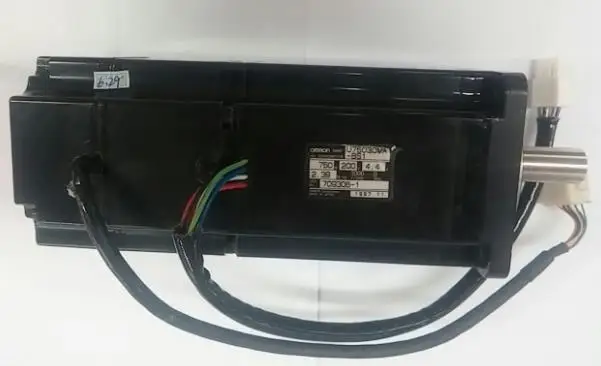 

AC SERVO MOTOR R88M-U75030VA-BS1 USED & TESTED WORKING