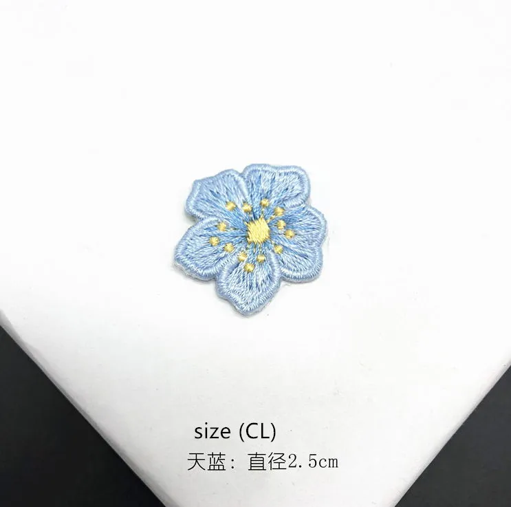 New arrival 20 pcs 2.5cm flower Embroidered patches iron on Jeans coat tshirt bag dress decor repair Motif accessory diy | Дом и сад