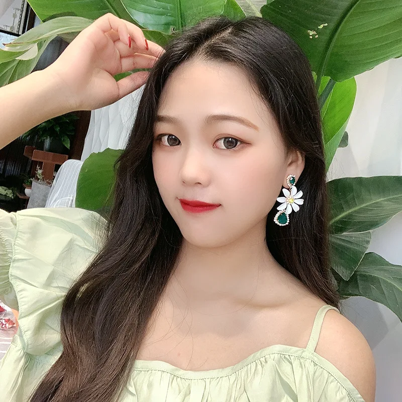 

DREJEW Green Rhinestone Zircon White Flower Statement Earrings Fashion Christmas Long Alloy Drop Earrings for Women Wedding 1941