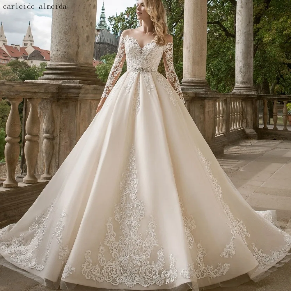 

Scoop Neck Long Sleeves Princess Wedding Dress 2021 with Unique Lace Appliques Royal Trail Bride Dress Crystal Waist Boda