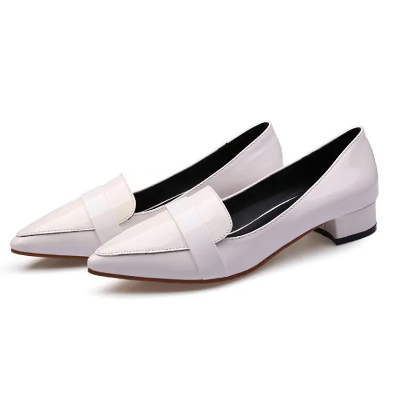 Туфли женские из лакированной кожи заостренный носок однотонные плоская подошва