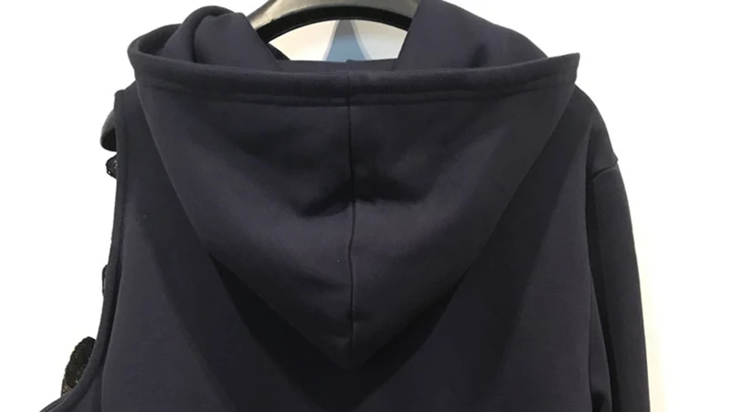 TWOTWINSTYLE нерегулярные женские толстовки с открытыми плечами с длинным рукавом вышивка бисером пуловер с капюшоном топы женские осень