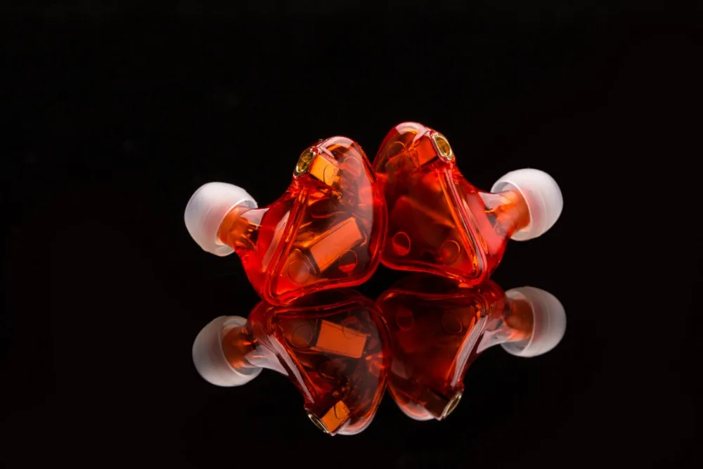 Сбалансированные арматурные наушники с двумя движущимися железными блоками