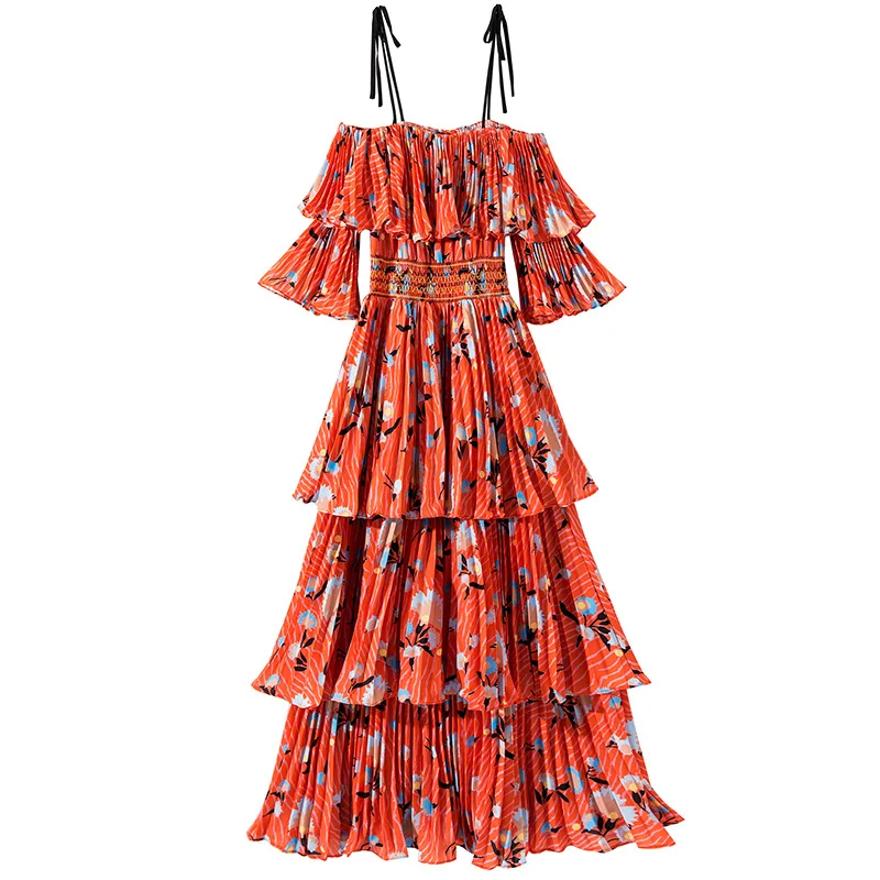 Женское длинное платье с каскадными рюшами на тонких бретельках цветочным