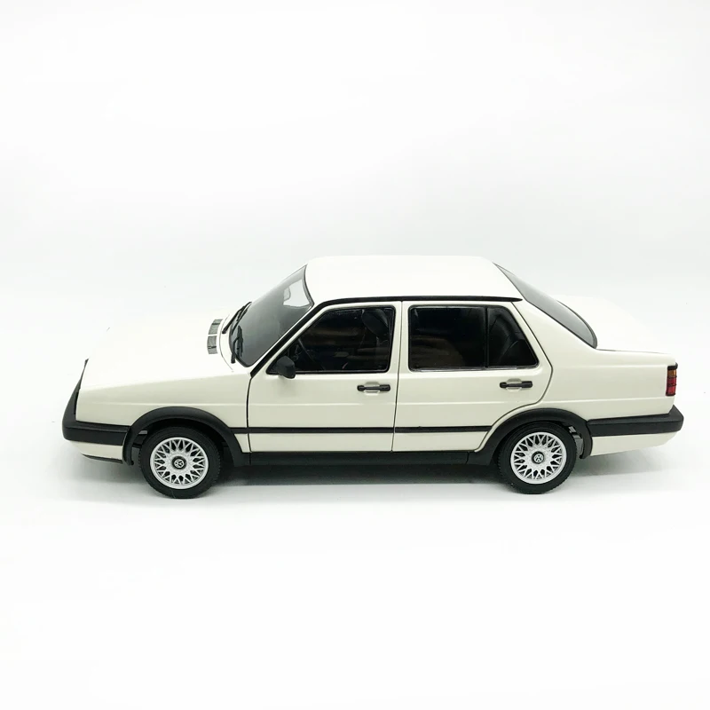 Diecaste 1:18 Модель автомобиля 1989 металл высокая имитация Volkswagen red Jetta GT двери автомобиля может открыть Коллекция игрушечных автомобилей