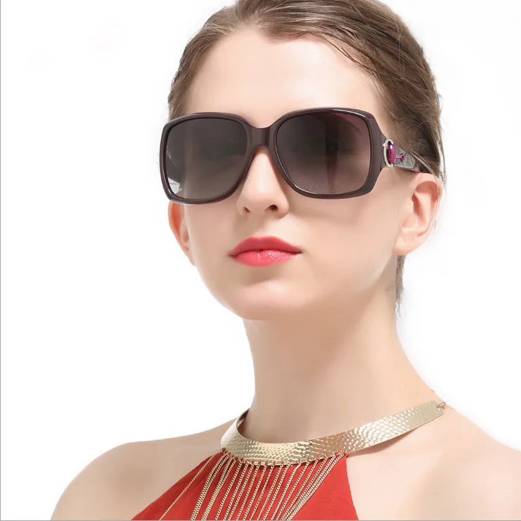 Женские солнцезащитные очки классические поляризационные для вождения